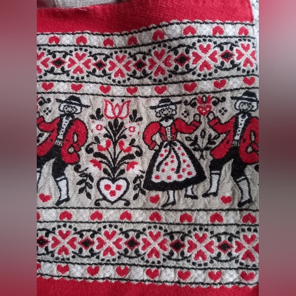 Kitsch Apron With Alpine Dancing Figures And Hearts. - Picture 2 of 6